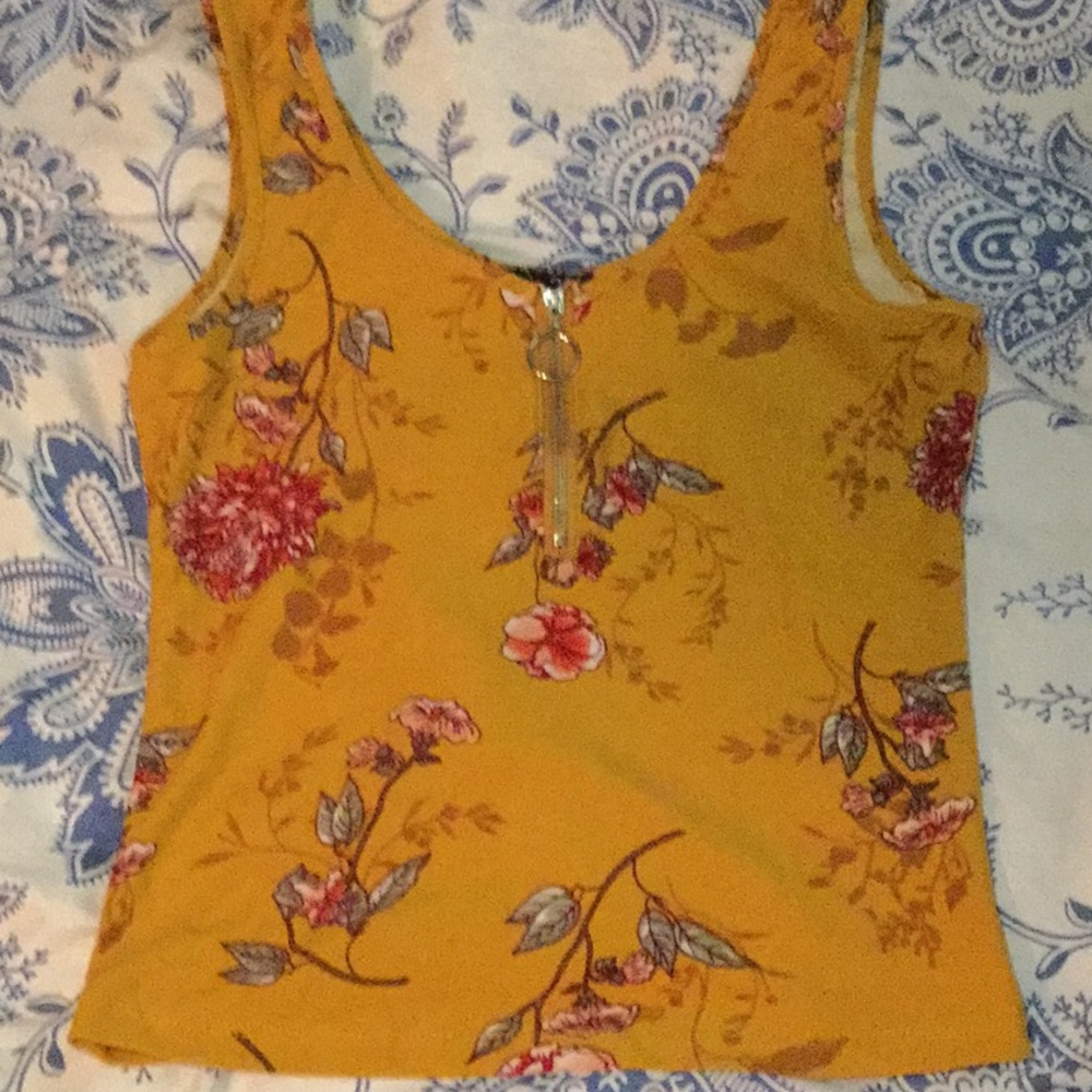 Crop top